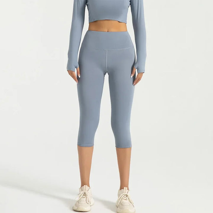 Noire Capri Yoga Pants
